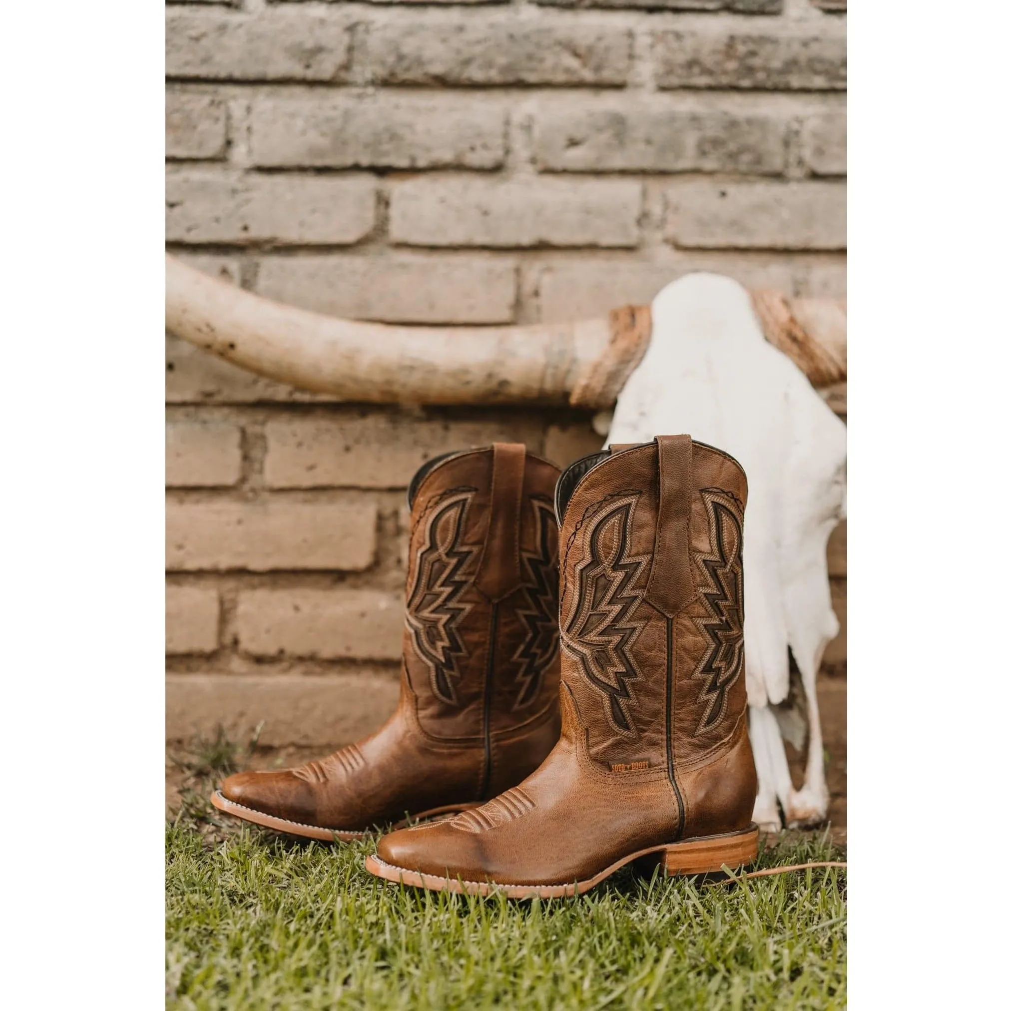 Broad Square Toe Cowboy Boots | Men's Western Wide Toe Boots (H50028)