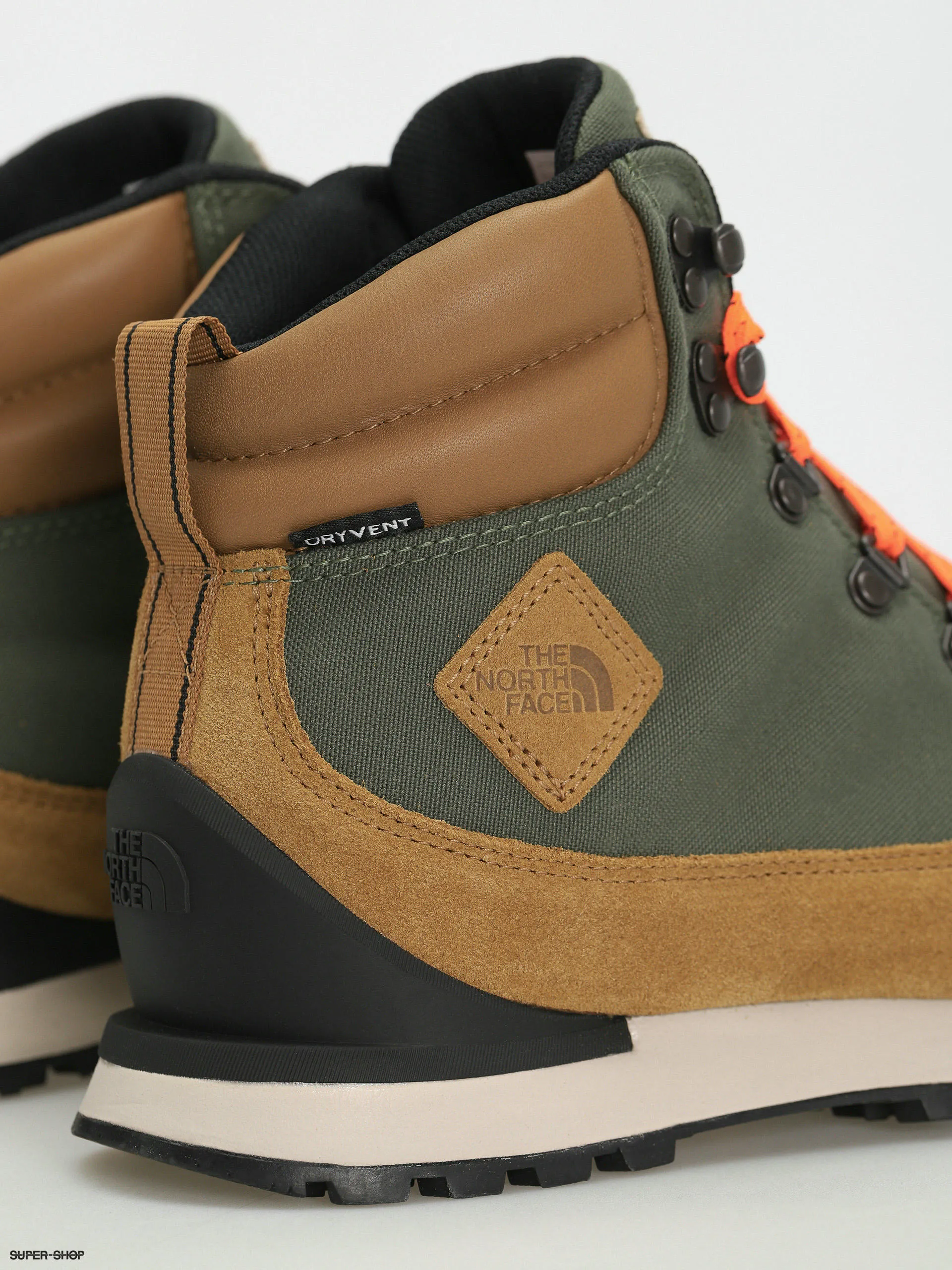 The North Face Back To Berkeley Iv Textile Wp Shoes in Thyme/Utility Brown