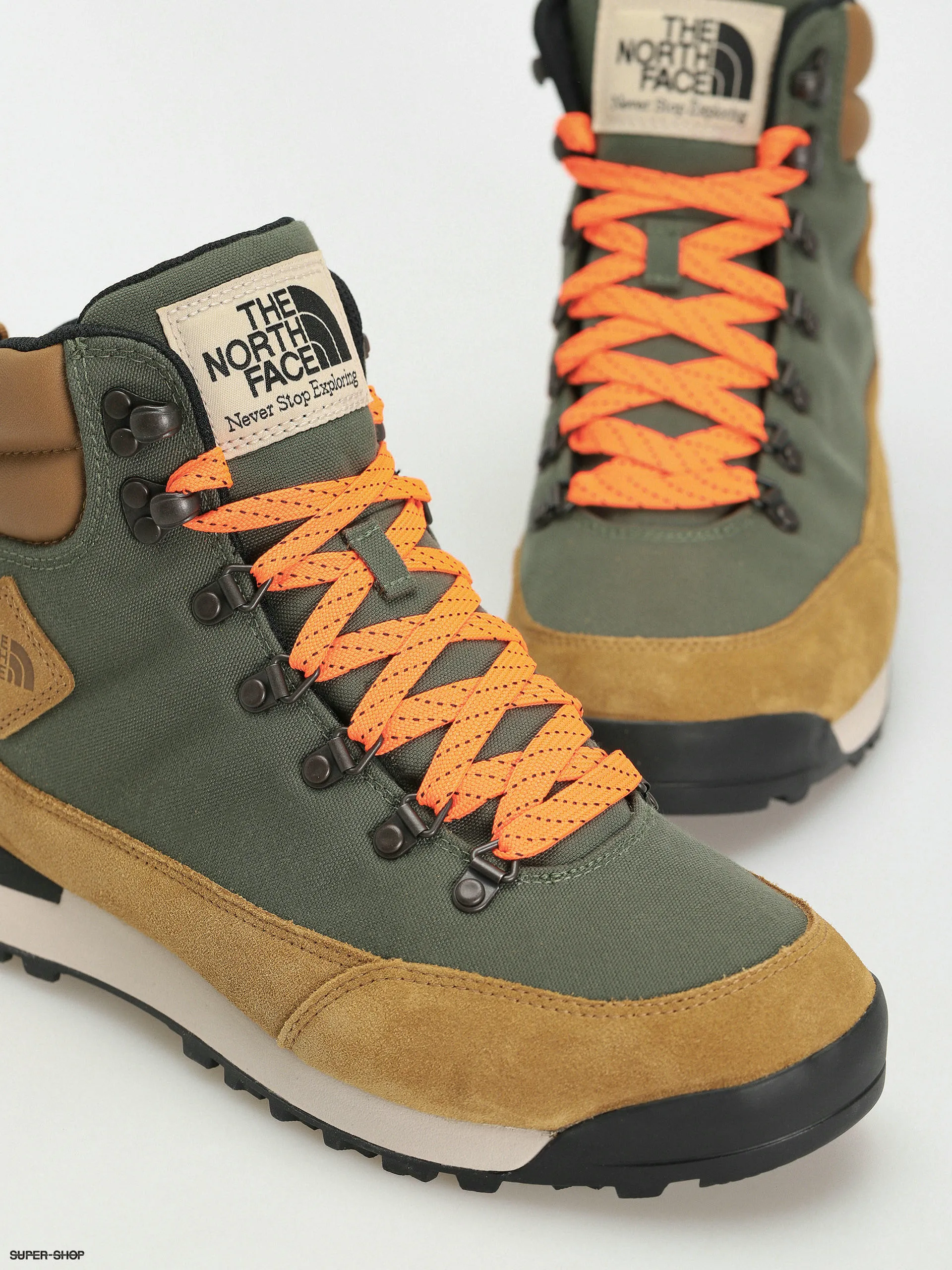 The North Face Back To Berkeley Iv Textile Wp Shoes in Thyme/Utility Brown